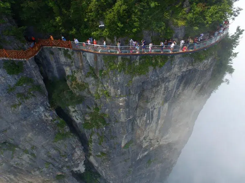 Tianmen Mountain Travel Guide: Walk the Cliff-Hanging Pathway